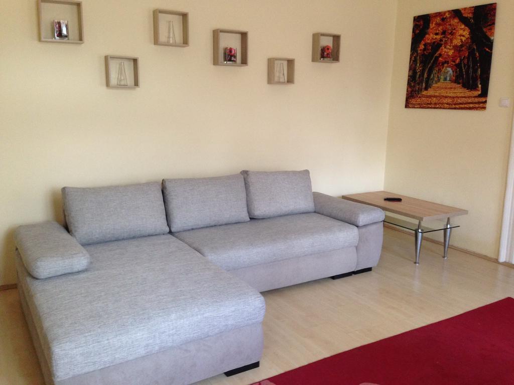 Peterfia Apartman Debrecen Exterior foto
